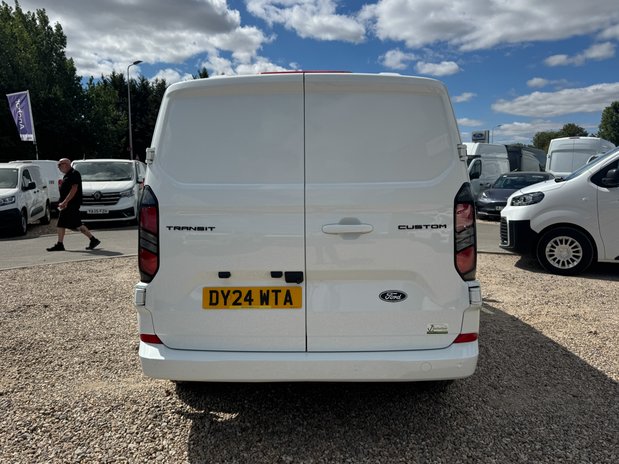 Ford Transit Custom SWB L1H1 Low Roof Limited 300 Air Con Alloys Cam Sensors EURO 6 7