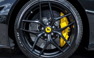 Ferrari F12 Berlinetta 10