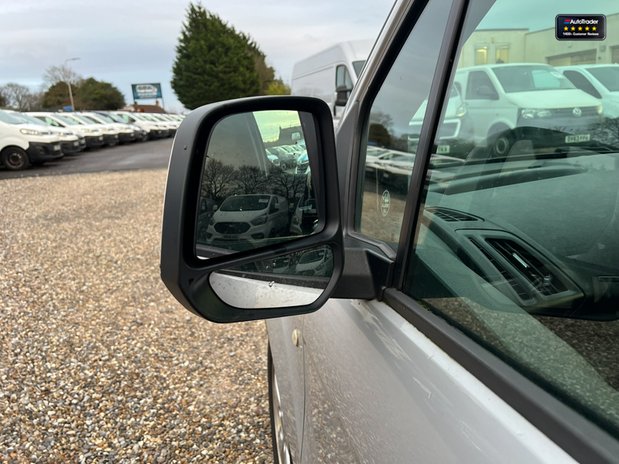 Ford Transit Connect AUTO SWB L1H1 Limited 200 Alloys Camera Sensors EURO 6 NO VAT 18