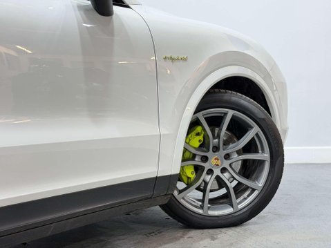 Porsche Cayenne 3.0 V6 E-Hybrid 14.1kWh SUV 5dr Petrol Plug-in Hybrid TiptronicS 4WD Euro 6 64