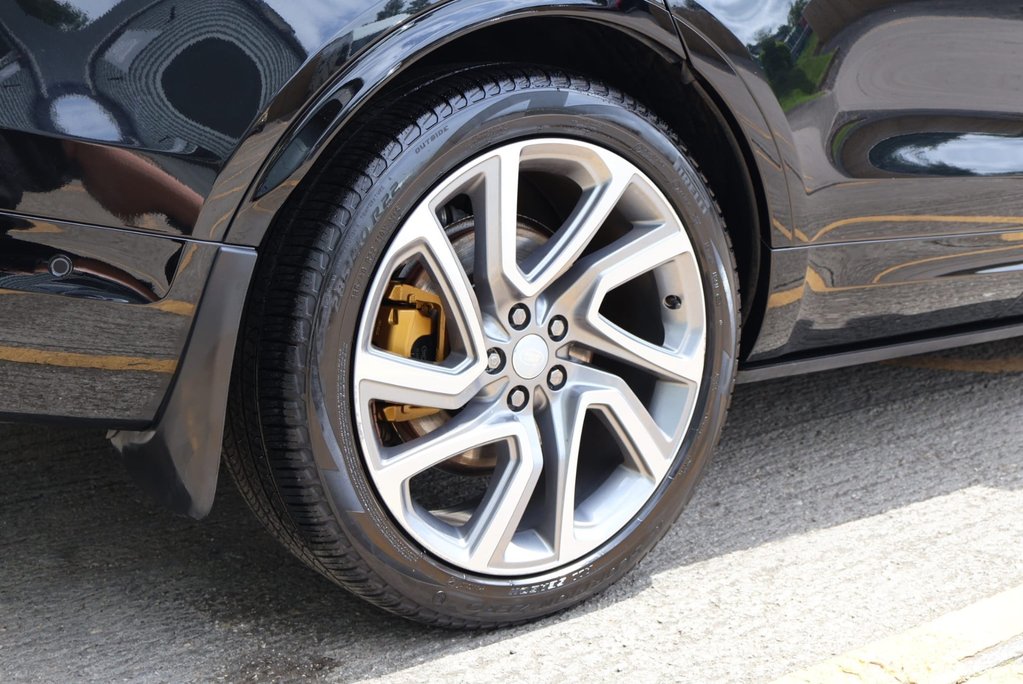 Land Rover Discovery 2023 R-DYNAMIC SE MHEV rear seat conversion deployable side steps  12