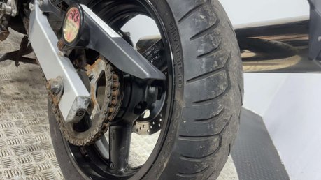 Suzuki Bandit 650 GSF 2006 9K GOOD LOOKING PROJECT BIKE / BARN FIND NAKED 650CC A2 27