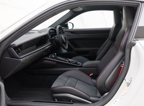 Porsche 911 CARRERA GTS (992) 13