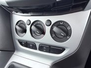 Ford Focus 1.0 ZETEC NAVIGATOR 12