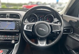 Jaguar XE 2.0 D PORTFOLIO AUTO 36