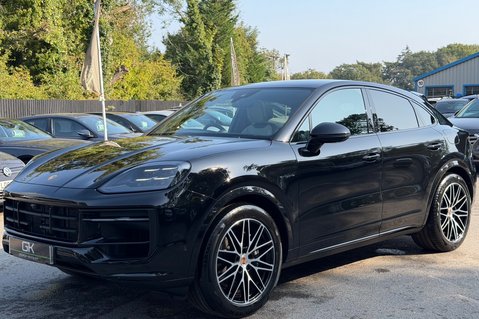 Porsche Cayenne V6 E-HYBRID BLACK EDITION -MATRIX LEDS -360 CAMS -WHITE LEATHER INTERIOR 11