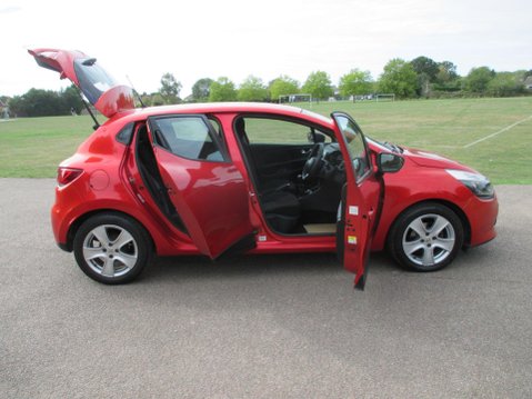 Renault Clio 1.2 16V Play Euro 6 5dr 9