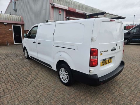 Vauxhall Vivaro 1.5 Vivaro 2900 Dynamic S/S 10