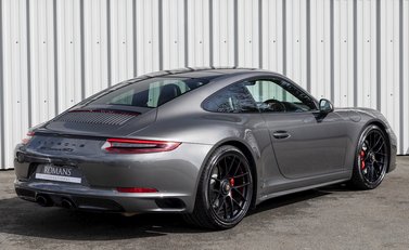 Porsche 911 Carrera GTS (991.2) 7