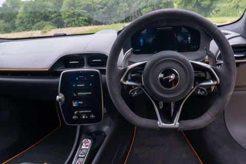 McLaren Artura PHEV 12