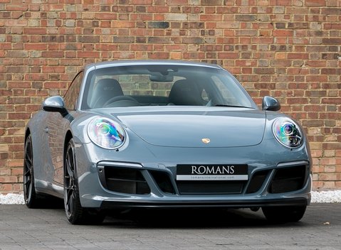 Porsche 911 (991.2) Carrera GTS 1
