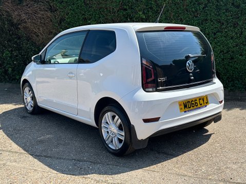 Volkswagen Up HIGH UP 4