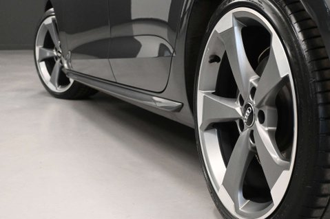 Audi A4 2.0 A4 Black Edition 40 TDI Quattro Semi-Auto 4WD 5dr 46