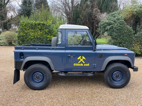 Land Rover Defender 2.4 TDCi Pickup 2dr Diesel Manual 4WD SWB Euro 4 (122 bhp)