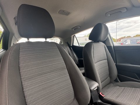 Kia Stonic 1.0 T-GDi 2 SUV 5dr Petrol Manual Euro 6 (s/s) (99 bhp) 10