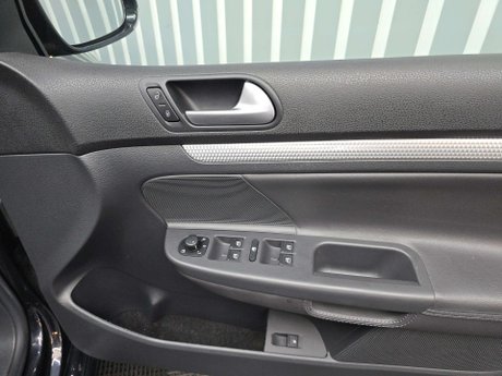 Volkswagen Golf 3.2 V6 R32 Hatchback 5dr Petrol DSG 4Motion (233 g/km, 247 bhp) 12