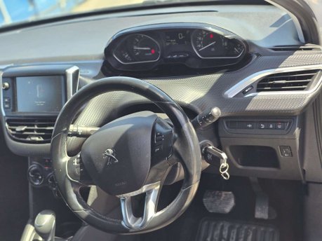 Peugeot 208 1.2 PureTech Allure Hatchback 5dr Petrol EAT Euro 6 (s/s) (110 ps) 29