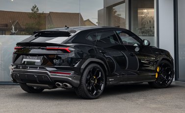 Lamborghini Urus PERFORMANTE 4