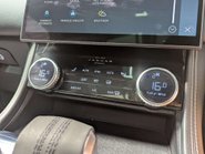 Jaguar F-Pace 2.0 F-PACE R-Dynamic HSE D MHEV AWD Auto 4WD 5dr 63