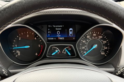 Ford Kuga VIGNALE TDCI AUTO - MILANO GRIGIO PAINT - PAN ROOF -APPEARANCE PACK 40
