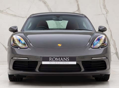 Porsche 718 Cayman 4