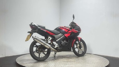 Honda CBR CBR125 2010 FUEL INJECTED PROJECT LEARNER SPORTS BIKE 125CC 3