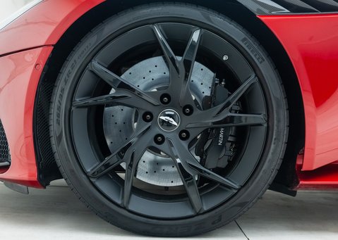 Aston Martin DBS Superleggera