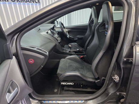 Ford Focus 2.3T EcoBoost RS Hatchback 5dr Petrol Manual AWD Euro 6 (s/s) (350 ps) 22