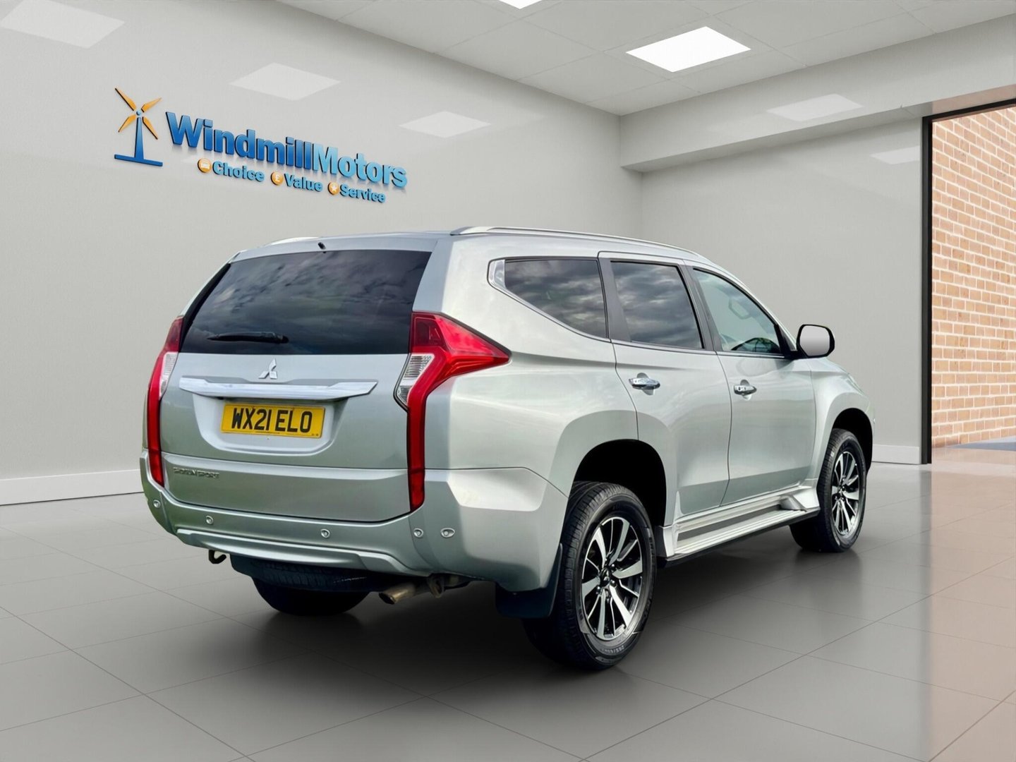 2021 Mitsubishi Shogun Sport — image 9
