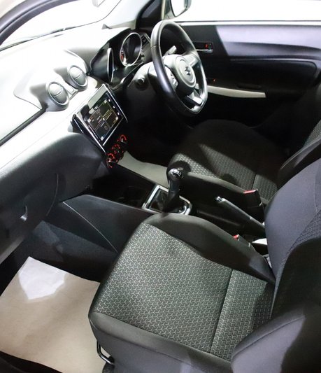 Suzuki Swift 1.0 Boosterjet SZ-T 5dr