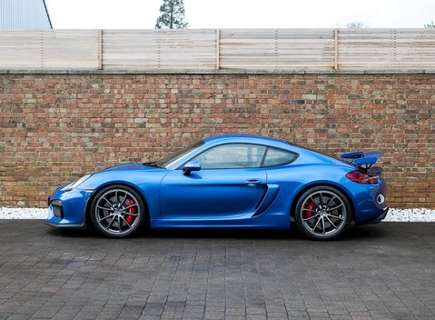 Porsche Cayman GT4 2