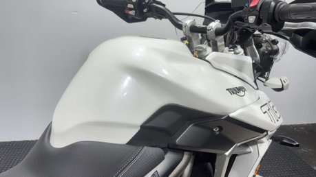 Triumph Tiger XRT 2019 ONLY 9K SERVICE HISTORY MOT VERY CLEAN 800CC 42