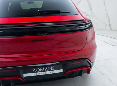 Porsche Macan GTS Electric 44