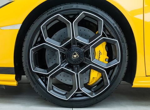 Lamborghini Huracan Tecnica 25