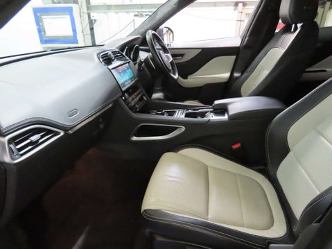 Jaguar F-Pace 2.0 D180 R-Sport SUV 5dr Diesel Auto Euro 6 (s/s) (180 ps) 9
