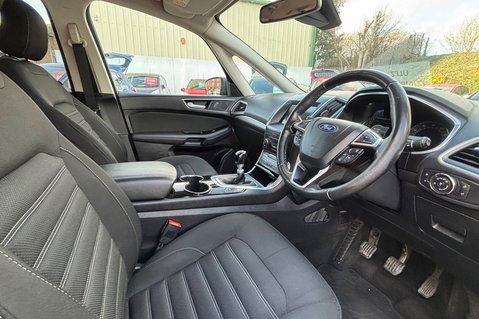 Ford Galaxy TITANIUM 1.5T !! LOOK !! 7 SEATS !! 10 SERVICES! 1 FORMER KEEPER! 25