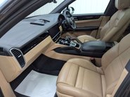 Porsche Cayenne 3.0 Cayenne V6 Auto 4WD 5dr 52