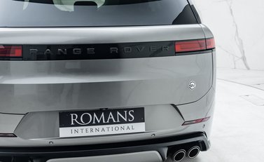 Land Rover Range Rover Sport P635 SV EDITION ONE 42