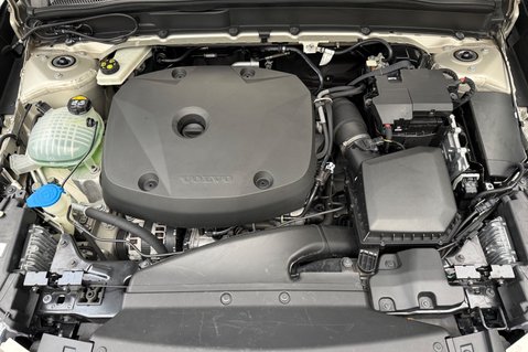 Volvo XC40 T5 INSCRIPTION AWD -XENIUM -360 CAMERA -PAN ROOF -HARMAN KARDON -WINTER PAC 65