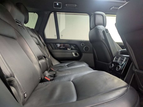 Land Rover Range Rover 3.0 Range Rover Vogue D MHEV Auto 4WD 5dr 46
