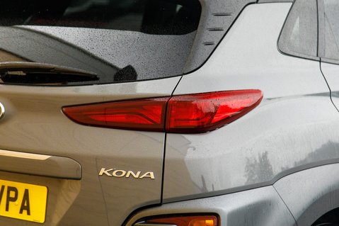 Hyundai KONA PREMIUM SE 9
