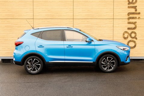 MG ZS EXCLUSIVE T-GDI 8