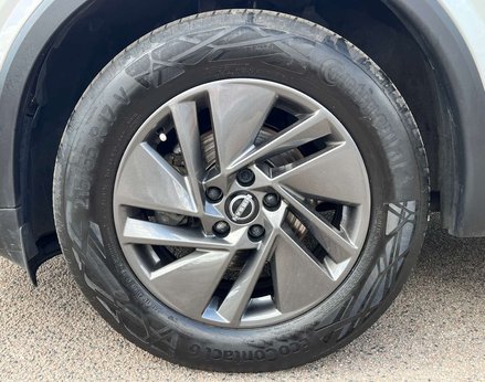Nissan Qashqai 1.3 Qashqai Acenta Premium DiG-T MHEV 5dr 12