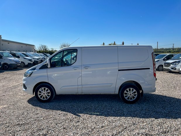 Ford Transit Custom SWB L1H1 (SOLD) Low Roof Limited 280 Air Con Alloys Nav Sensors EURO 6 NO V 1