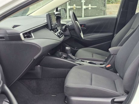 Toyota Corolla 1.8 VVT-h Design Touring Sports 5dr Petrol Hybrid CVT Euro 6 (s/s) (122 ps) 32
