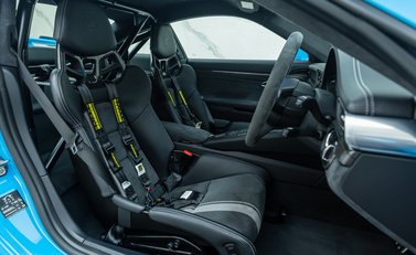 Porsche 911 GT3 (991.2) 14