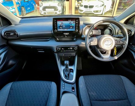 Toyota Yaris 1.5 Yaris Design HEV CVT 5dr 2