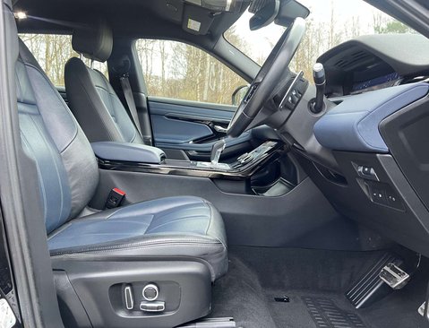 Land Rover Range Rover Evoque 1.5 Range Rover Evoque R-Dynamic SE P300e Auto 4WD 5dr 16
