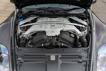 Aston Martin DBS V12 35