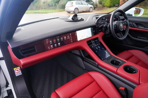 Porsche Taycan Performance Plus 93.4kWh 8